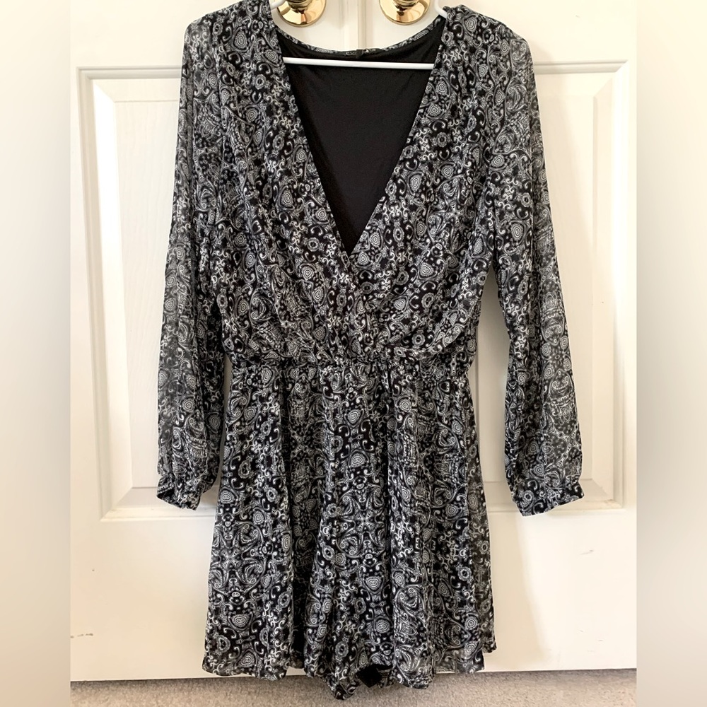 Express Black and White Design Long Sleeve Romper